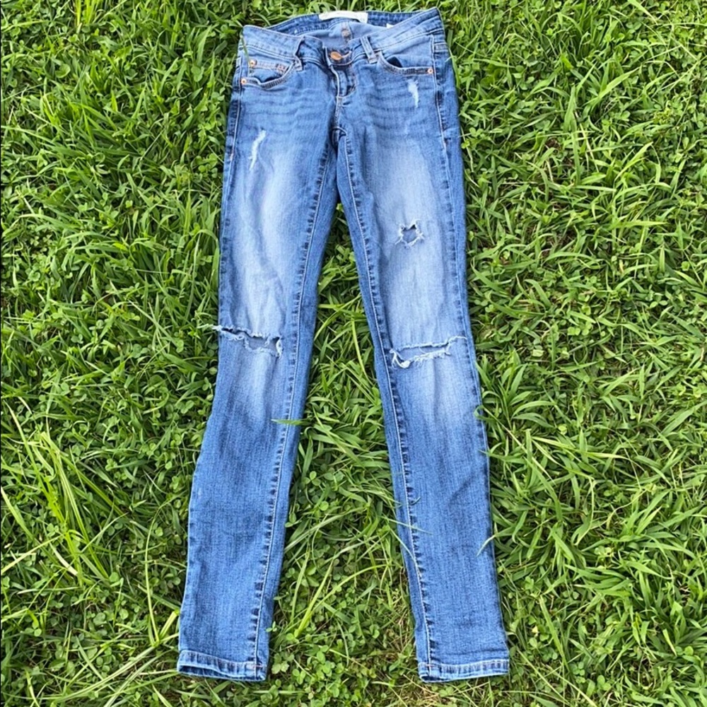 Super adorable skinny jeans!!
